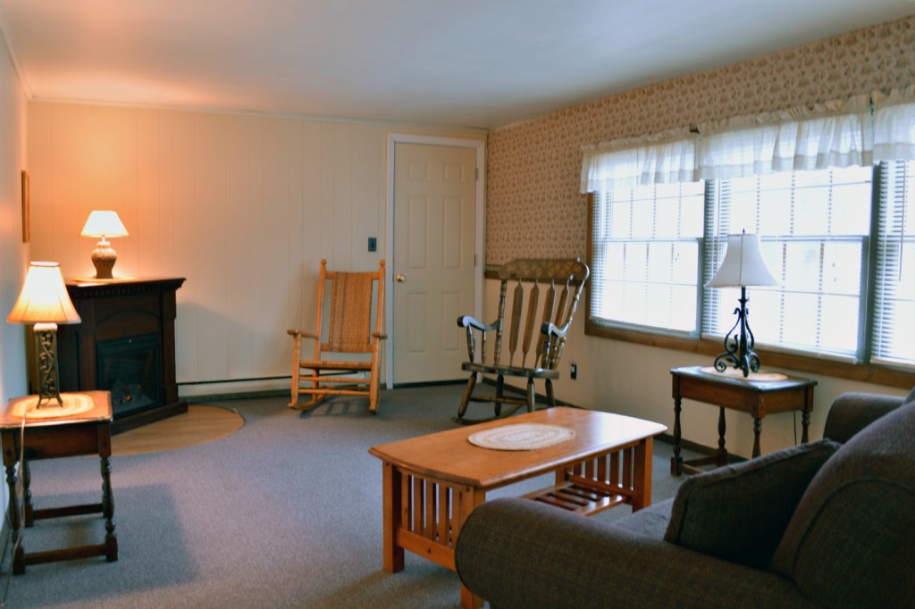 Hideaway - Living Room 2