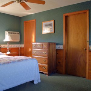 East Hill Farm Trailsend Queen Bedroom