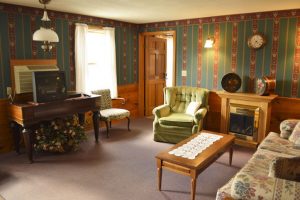 East Hill Farm Grandmother's Attic Living Room
